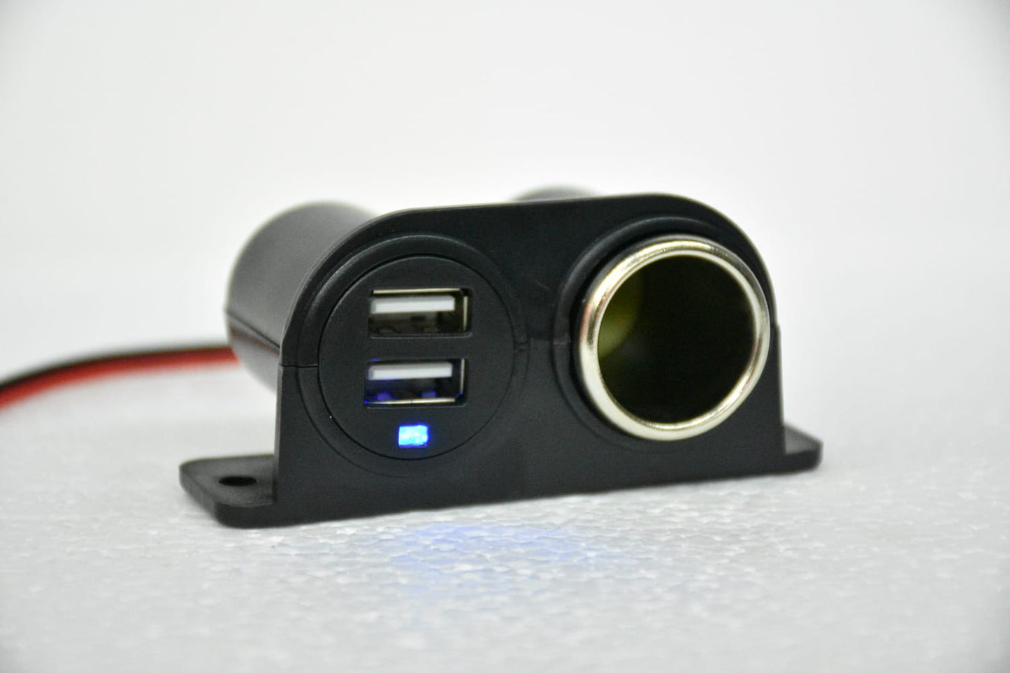 12V UNIVERSAL CHARGER USB